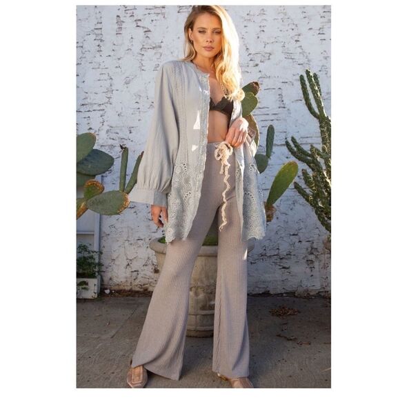 𝅺TUNIC with Lace and Eyelet Trim - Picture 7 of 11